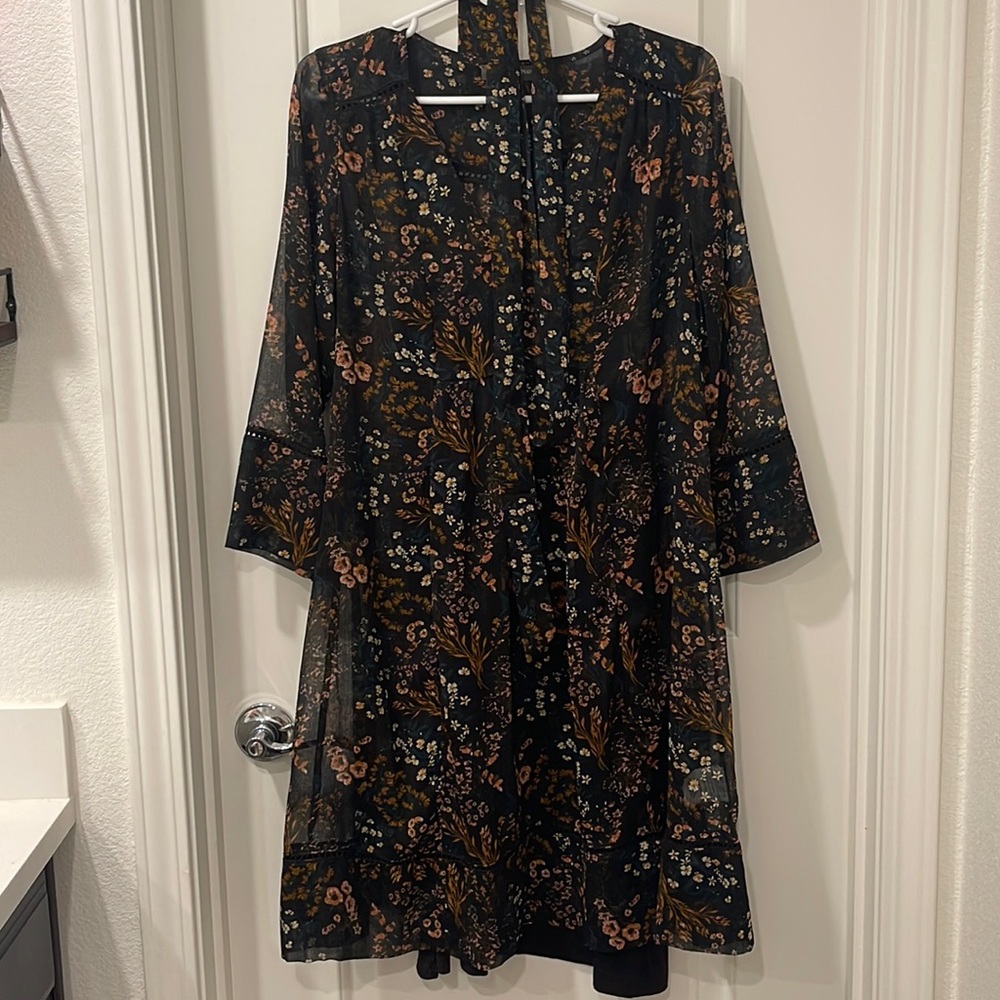 A pea in the pod Maternity dress size medium